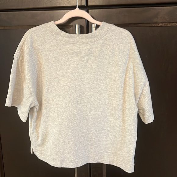 Gap teen size 12 T-shirt. EUC. Light grey - Picture 4 of 5